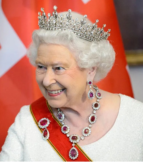 الكشف عن سبب وفاة الملكة إليزابيث الثانية