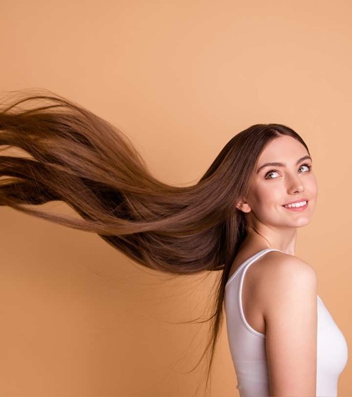 أفضل 5 مكونات طبيعية لتنعيم الشعر