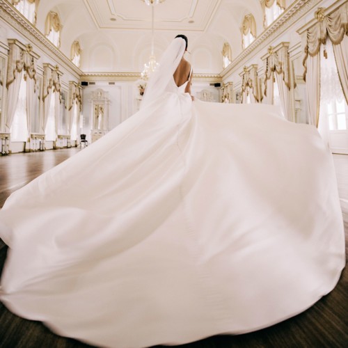 5 نصائح لتوضيب فستان زفافكِ بالطريقة الصحيحة