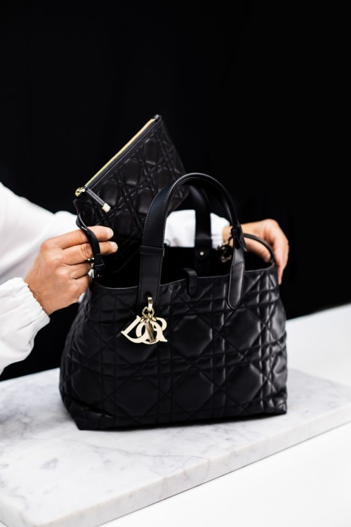 حقيبة Dior Toujours رمز للمهارة الحرفيّة الاستثنائيّة