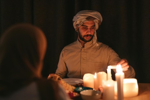 5 نصائح للحفاظ على الرومانسية في شهر رمضان
