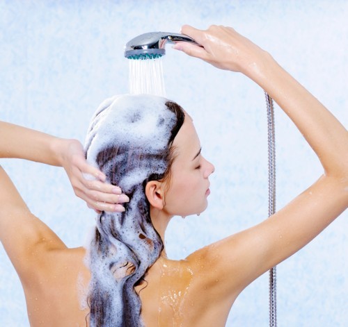 مكوّنات أساسية في تركيبة الشامبو الخاص بتساقط الشعر