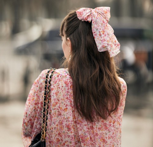 هذه الإكسسوارات تجعل تسريحات شعرك مذهلة