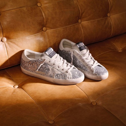 Golden Goose تطلق أحدث حملاتها لحذاء True-Star