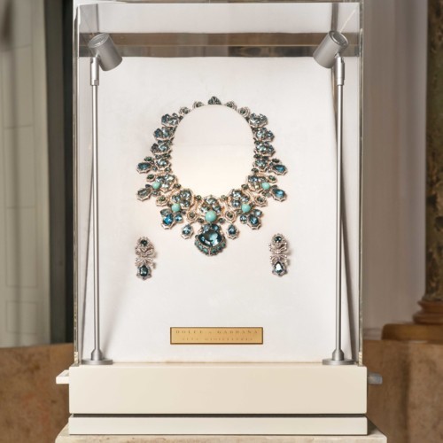 سافري عبر الزمن مع مجوهرات جيوليريا روما 2025 من Dolce & Gabbana