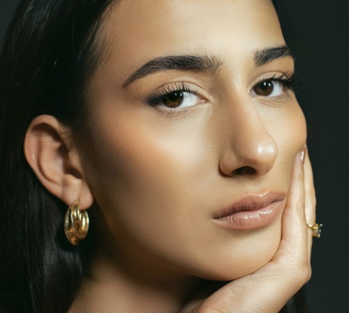 خطوات تضمن الحصول على بشرة زجاجيّة ونضرة
