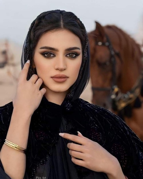 مارسي هذه العادات الجماليّة في يوم المرأة الإماراتيّة لتعزّزي جاذبيّتك