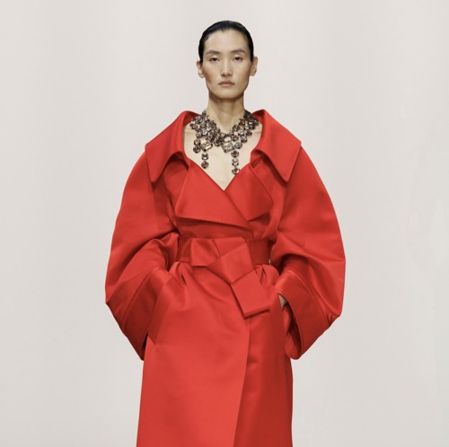 Givenchy تقلّل جرأة الصيحات في مجموعتها لربيع وصيف 2026