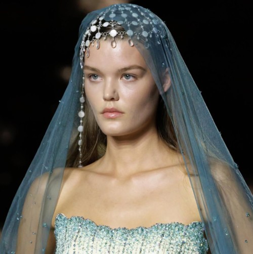 وعد العقيلي: تنسج إيقاع البحر في عالم الأزياء خلال أسبوع الموضة في الرياض وعد العقيلي: تنسج إيقاع البحر في عالم الأزياء خلال أسبوع الموضة في الرياض