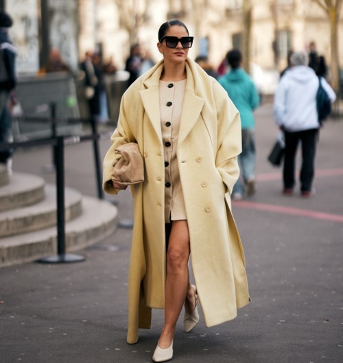 حيل تنسيق عصرية لإطلالات شتوية متجدّدة