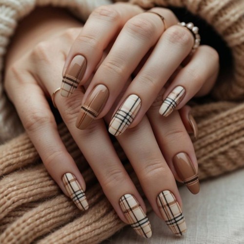 نقشة الـPlaid صيحة المناكير الأكثر رواجاً هذا الموسم!