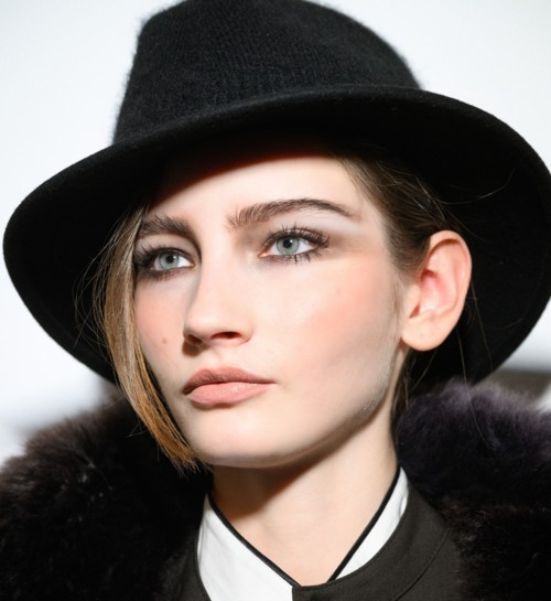 8 صيحات تهيمن على مكياج سهرات العام 2026