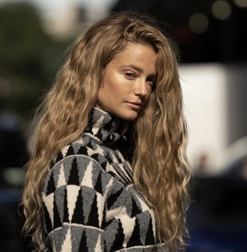 علاجات ترطّب الشعر الجاف في أقلّ من شهر