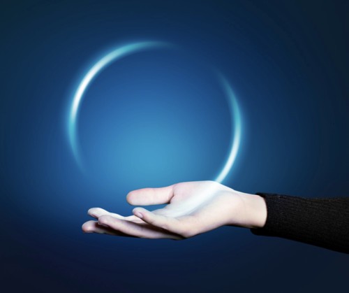 جلد إلكترونيّ يتيح الشعور بحاسّة اللمس عبر الانترنت