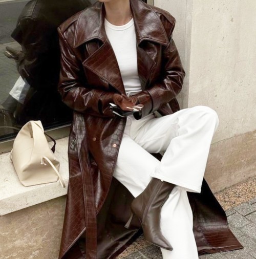 ترنش كوت جلد؟ حتماً أنتِ بحاجة له!