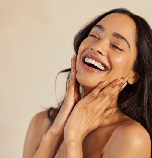 4 علاجات تجميلية تعيد رسم ملامح الوجه من دون جراحة