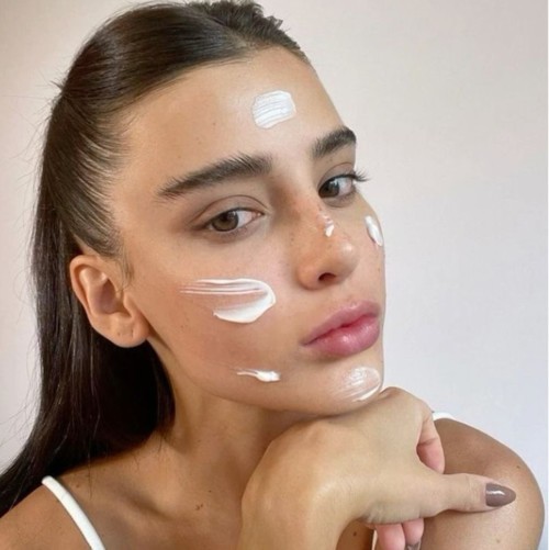 أفضل 5 كريمات كولاجين تمنح بشرتك امتلاءً ومظهراً مشرقاً