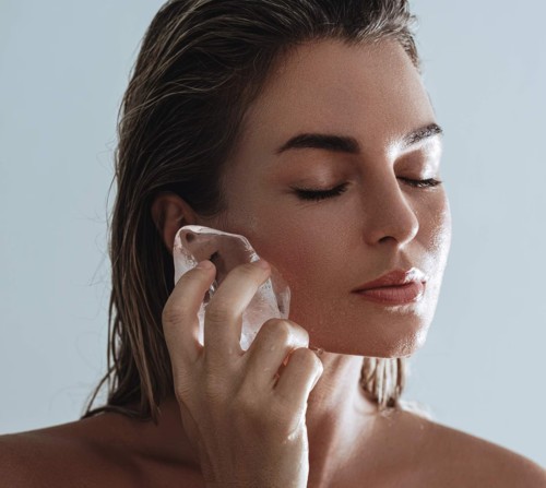 عملية تجميد البشرة.. هل هي خطوة صحيّة ومفيدة؟