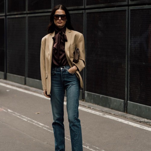 أفكار تنسيق جينز نسائي بخصر عالٍ