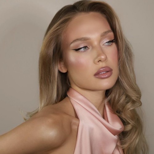 مكياج الـMistletoe صيحة احتفالية رومانسية لهذا الشتاء