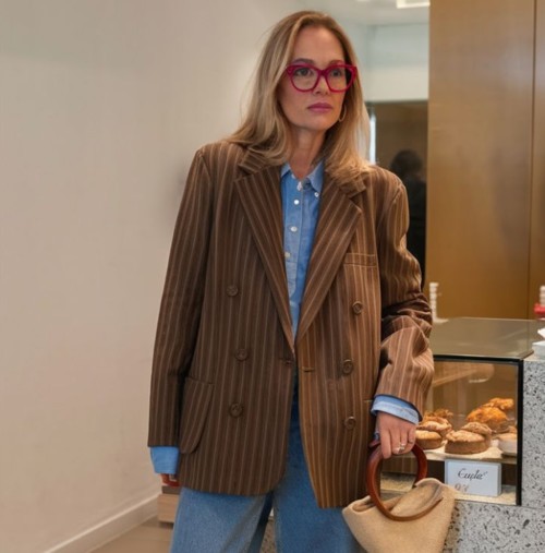 الجاكيت مزدوج الأزرار يتصدر صيحات هذا الموسم