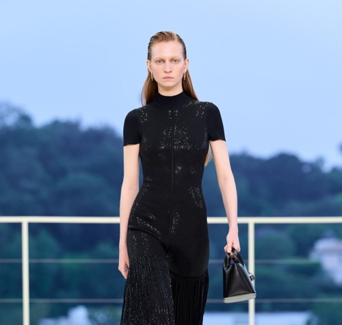 Hermès تحدّد موعدًا لعرض أول مجموعة أزياء راقية لها