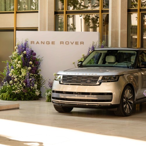 Range Rover تكشف أسرار تصاميمها ومستقبلها الكهربائي