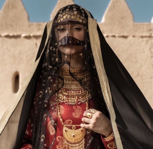 تقاليد تعتزّ بها المرأة الإماراتيّة