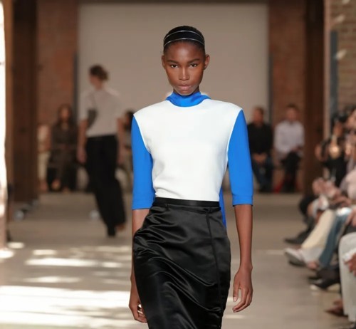 Calvin Klein واعادة الموضة إلى جوهرها