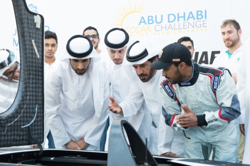 فريق الإمارات يشارك في سباق أبوظبي للسيارات العاملة بالطاقة الشمسية