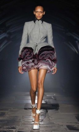  Alexander McQueen لندن ربيع/صيف2027