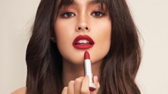 أنواع أحمر شفاه يدوم طويلاً