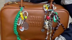 Bag Charms: الإكسسوار الصغير الذي يصنع فرق كبير