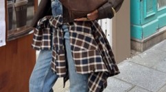 قميص المربعات على الخصر: أجدد ترند للموسم!