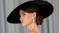 إكسسوارات الشتاء.. تركيز على الملمس الفاخر