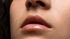 مكوّنات أساسية عليكِ البحث عنها لعلاج مشكلة المسام الواسعة