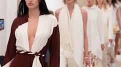 Allberta Ferreti ضيفة شرف أسبوع دبي للموضة