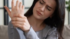 كيف تعالج الخلايا الجذعية أمراض المفاصل؟