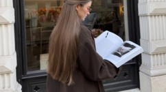 لماذا تعود النساء إلى لون شعرهن الطبيعي من جديد؟