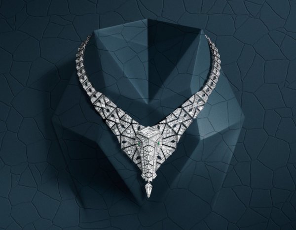 أجمل عقود ألماس بتصميم عصري