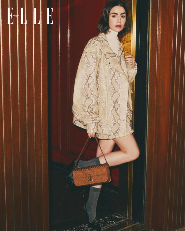 ليلي كولينز تتحدث عن أيقونة عصرية من Cartier