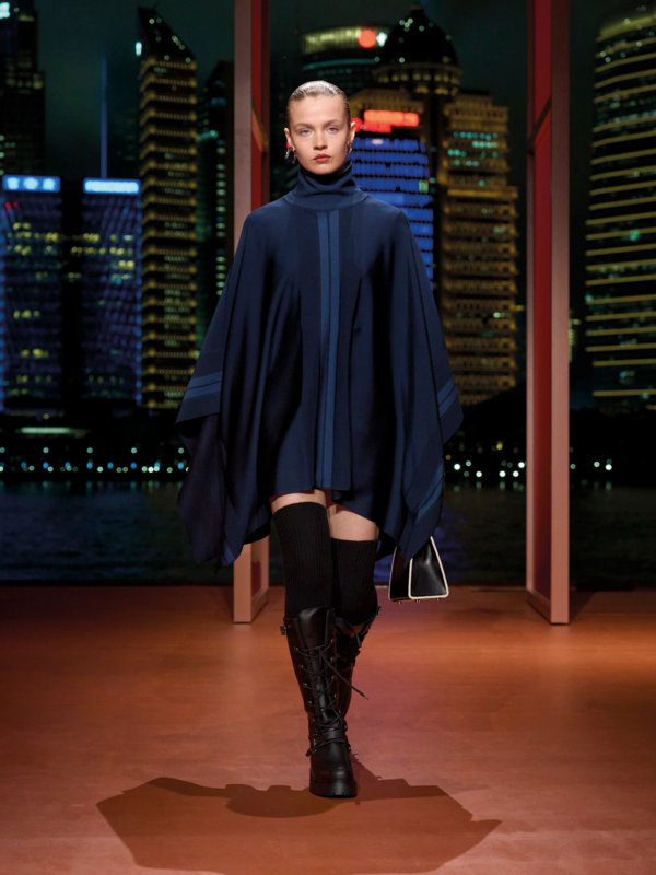 أبرز تصاميم الأحذية التي يمكنك انتعالها مع الفستان الشتوي