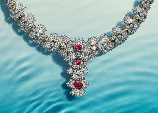 أجمل عقود ألماس بتصميم عصري