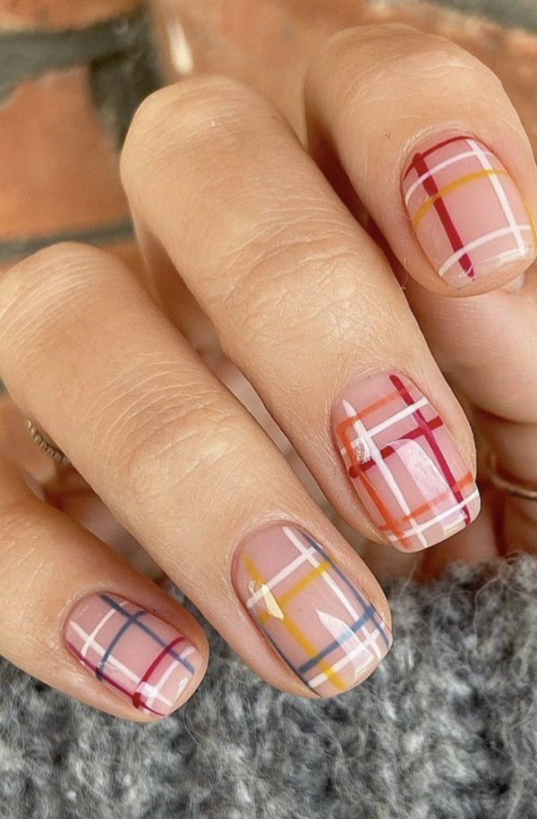 نقشة الـPlaid صيحة المناكير الأكثر رواجا هذا الموسم!