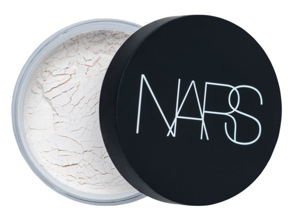 هذه أفضل لوس باودر لمكياج ثابت ومثالي