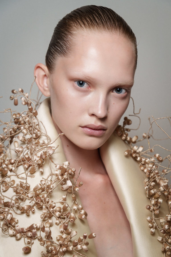 ألوان أحمر شفاه ستسيطر على المشهد الجمالي هذا الشتاء