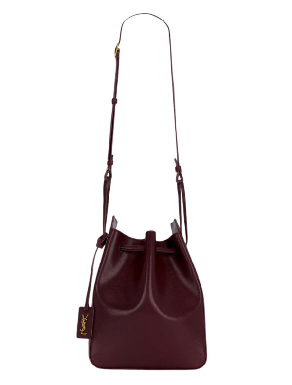 ما هي أجمل حقائب البرغندي لهذا الموسم؟