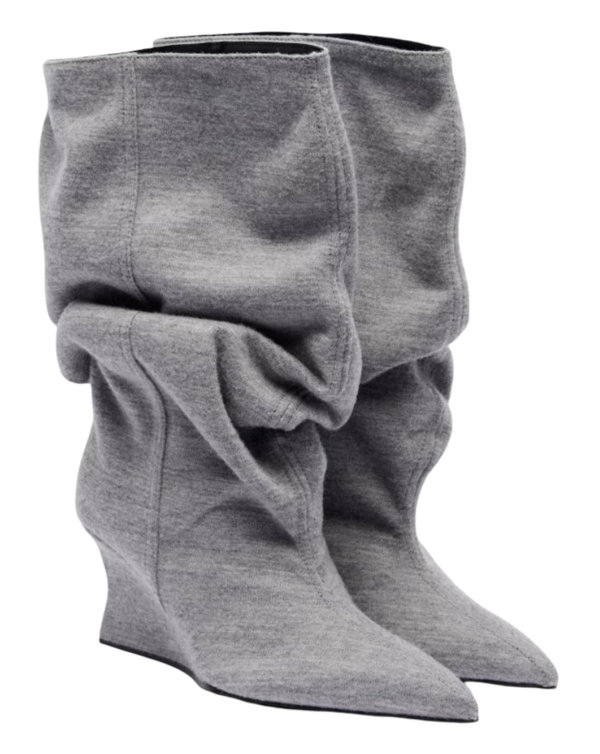 البوتس الفضفاض من أكثر الموديلات الرائجة هذا الموسم