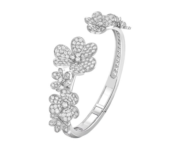 10 قطع مجوهرات فاخرة ستغني إطلالتك في حفلات رأس السنة