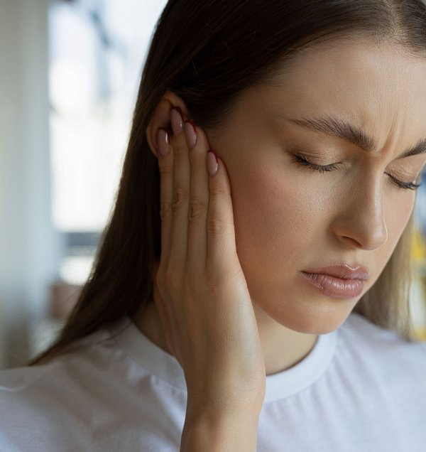 تراكم شمع الأذن وانسداده مشكلة شائعة قد تؤثر على السمع